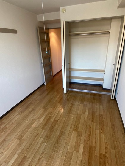 居室・リビング　※反転タイプのお部屋です。