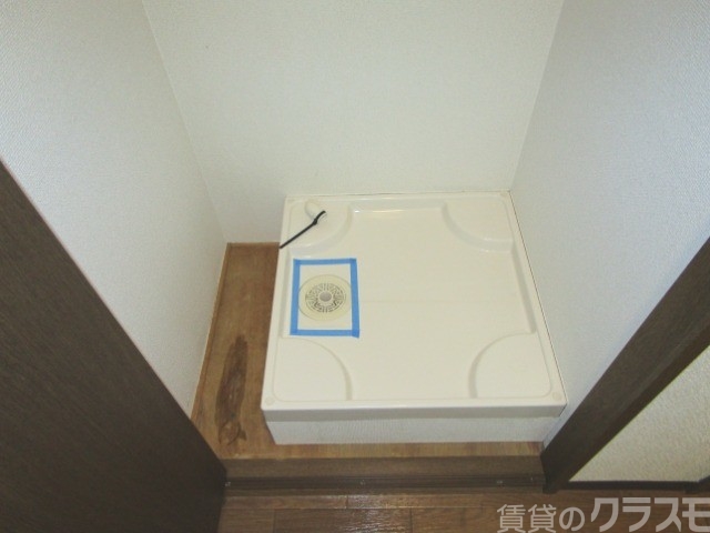 その他設備　嬉しい室内洗濯機置場です。