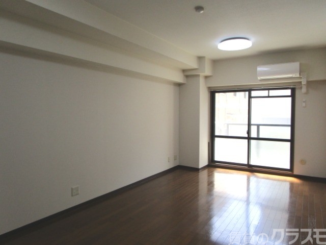 居室・リビング　窓からの光がいい感じです！