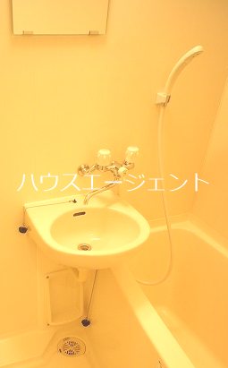 洗面設備　お風呂に洗面台付き。２点ユニットです。※参考画像