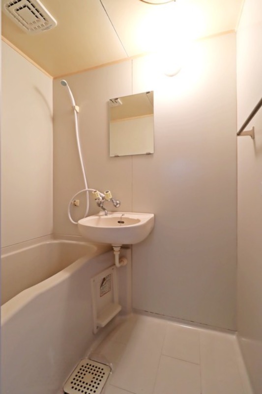 バス・シャワールーム　図面と現状に相違がある場合には現状を優先