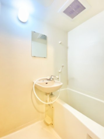 バス・シャワールーム　他室参照（現況と異なる場合があります）