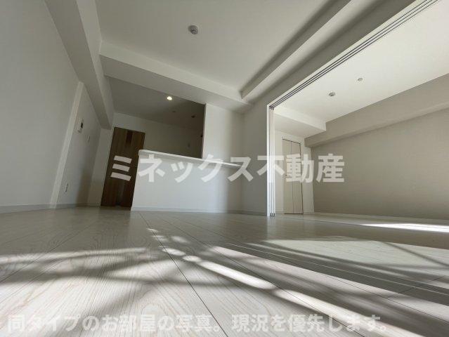 居室・リビング　同タイプのお部屋の写真。現況を優先します。