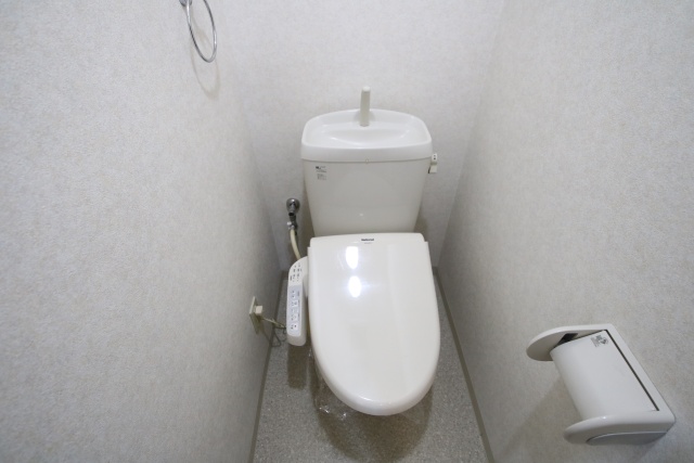 トイレ　※別室の参考写真の為、現況優先です。