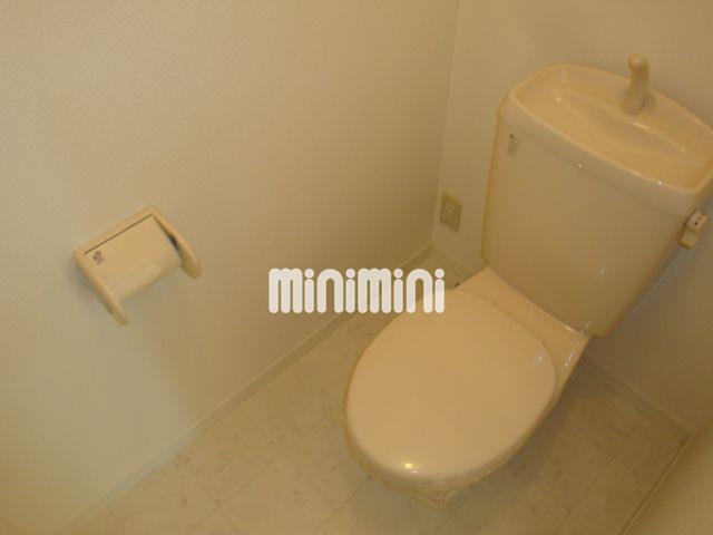 トイレ　洋式のトイレです。コンセントも付いています