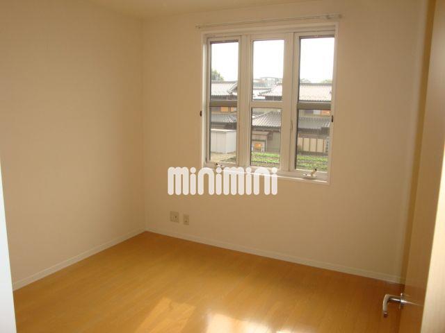 その他　窓もお洒落ですよ。室内も明るいです。