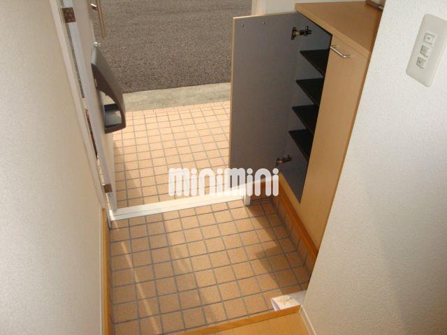 玄関　下駄箱付きの玄関です