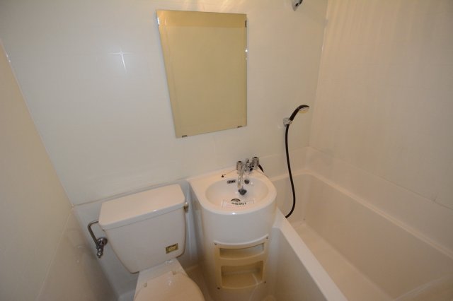 洗面設備　浴室内に洗面台があります♪