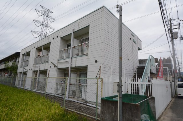 建物外観　居住者専用ゴミ置き場あります♪