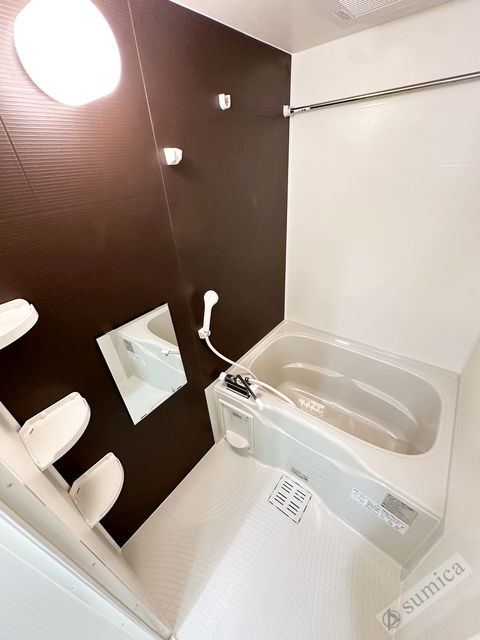 バス・シャワールーム　浴室暖房乾燥機付きバスルームです♪