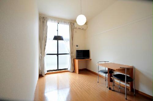 居室・リビング　1階、同タイプの部屋の写真です