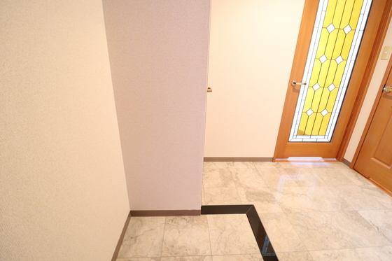 玄関　※別部屋の写真です