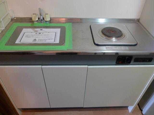 キッチン　※同タイプ部屋の写真です。