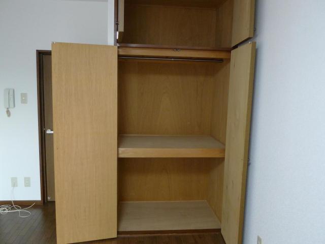 収納　※同タイプ部屋の写真です。