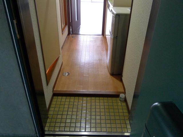 玄関　※同タイプ部屋の写真です。