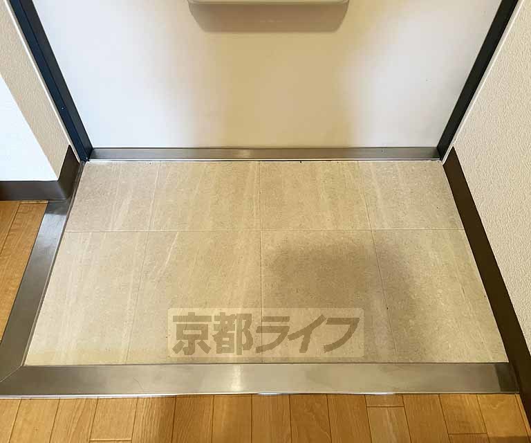 玄関　大きな段差がありません