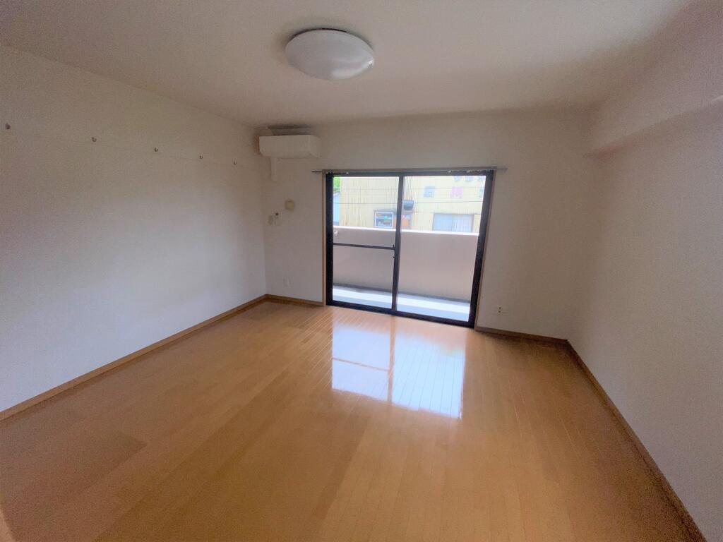 居室・リビング　現況優先します