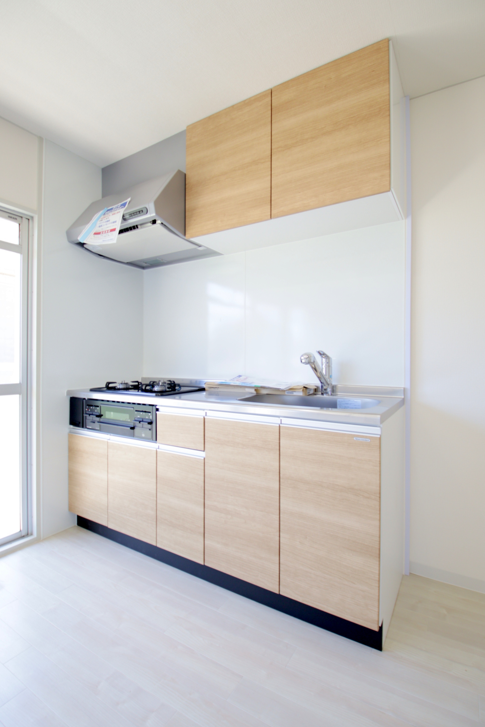 キッチン　※同物件別号室写真となります。