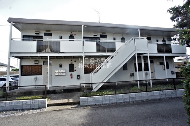 建物外観　最寄駅まで１８分かかりますが、健康のため歩くのもいいですね！