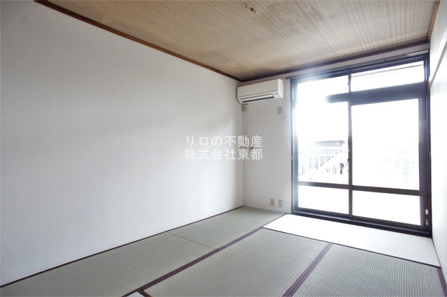 居室・リビング　南向きで日当たり良好なお部屋！暖かな日差しが入ります♪