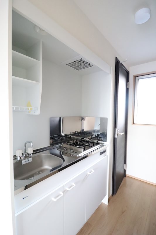 キッチン　（イメージ）ガス台付きで直ぐに調理が始められます。