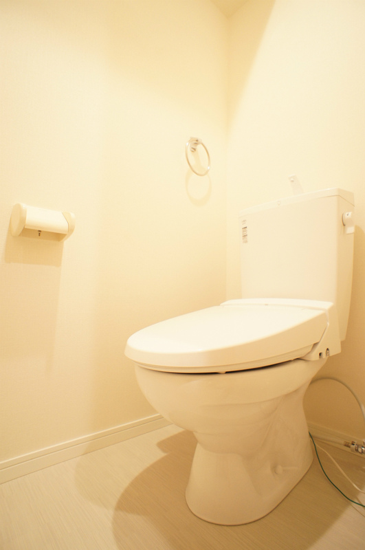 トイレ　嬉しい温水洗浄便座♪
