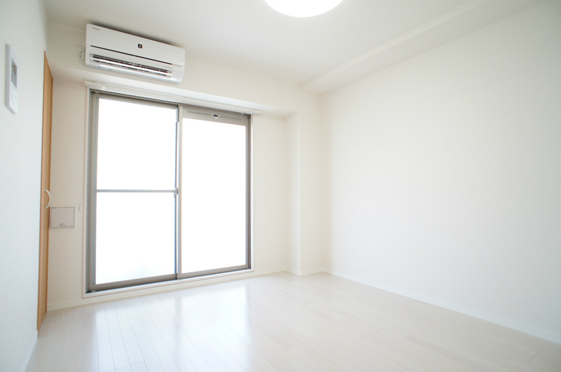 居室・リビング　こちらのリビングで趣味の時間をお楽しみください♪