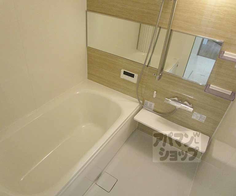 バス・シャワールーム　２０１号室の写真です。