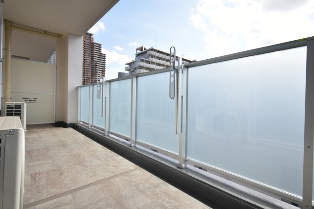 バルコニー　広々としたバルコニーですね ＊同タイプ別部屋参照
