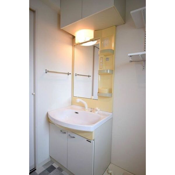 洗面設備　同物件内別号室のお写真になります