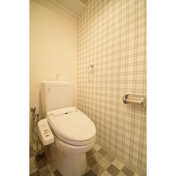 トイレ　同物件内別号室のお写真になります