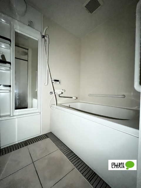 バス・シャワールーム　３０２