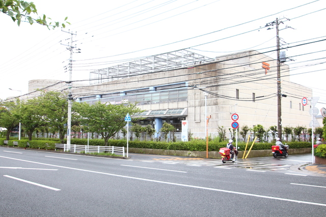 郵便局　浦安郵便局（郵便局）まで831m