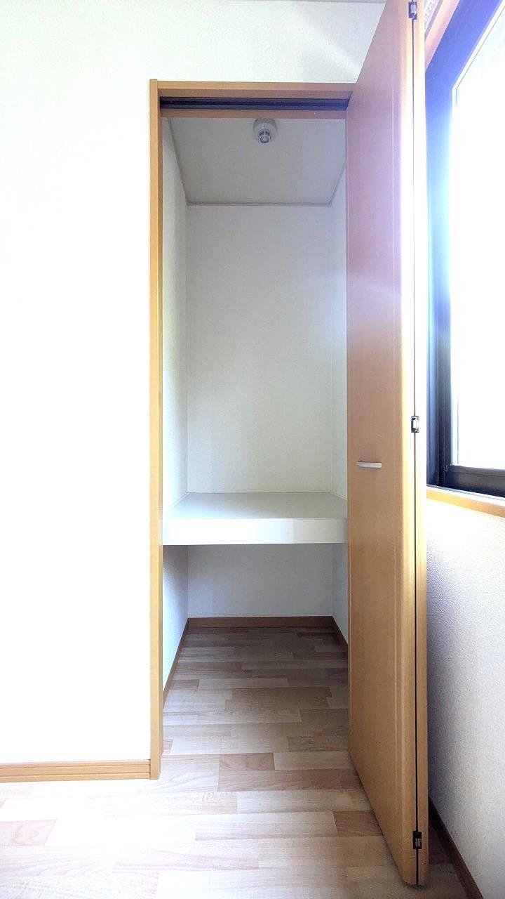 収納　102号室の写真です