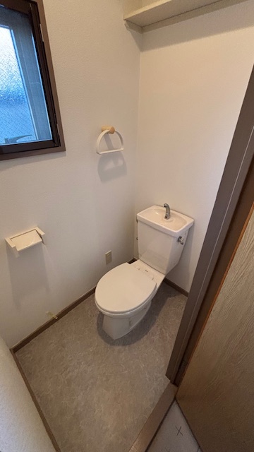 トイレ　落ち着いたトイレです