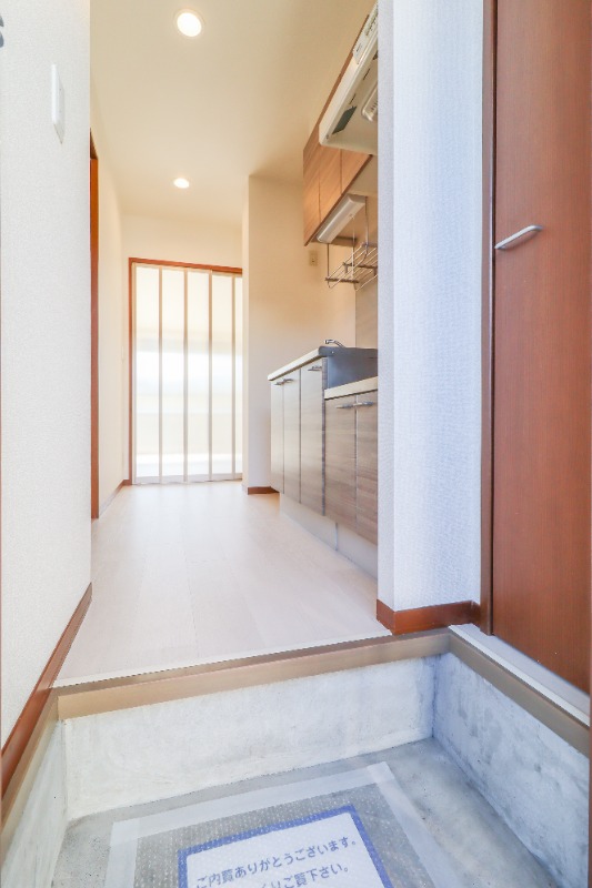 玄関　図面と現状に相違がある場合には現状を優先