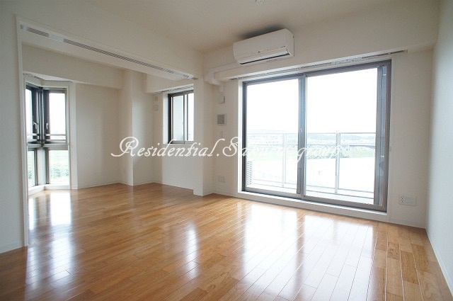 居室・リビング　使いやすい形の為、レイアウトを楽しめます♪