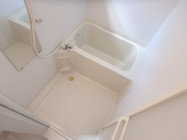 バス・シャワールーム　ゆったり過ごせるお風呂です