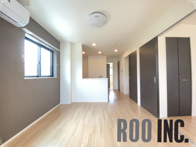 居室・リビング　写真は反転のお部屋です