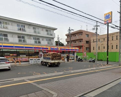 コンビニ　ミニストップ芥川町3丁目店（コンビニ）まで124m