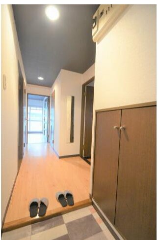 玄関　室内写真はイメージです （入居時家具等撤去）