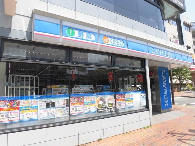 コンビニ　ローソン東戸塚駅前店（コンビニ）まで286m