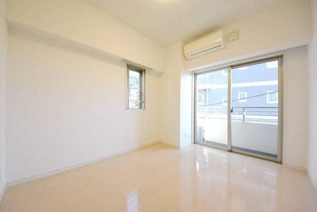 居室・リビング　★明るいお部屋です★