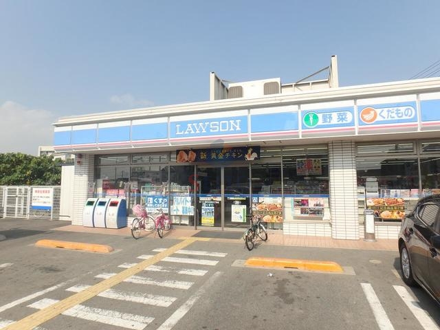コンビニ　ローソン豊中立花町三丁目店（コンビニ）まで357m