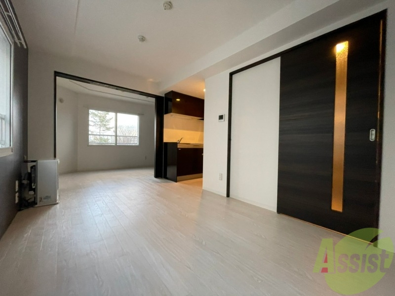 居室・リビング　広くてキレイなＬＤＫが広がっていて、充実した生活が送れそう。