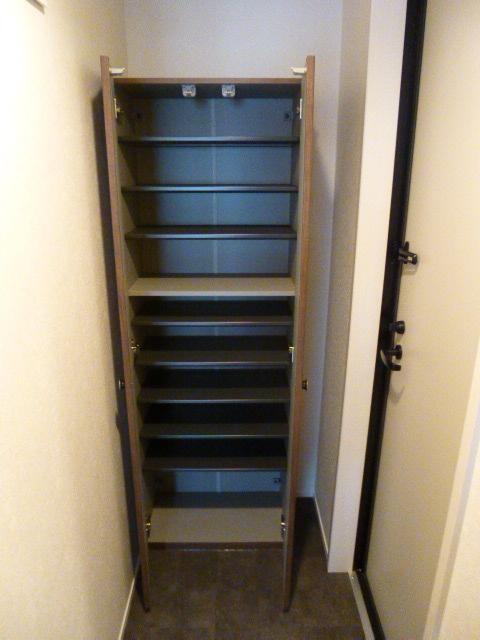 玄関　弊社は都内全域の物件をご紹介可能です！