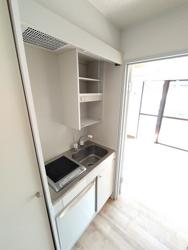 キッチン　IH・ミニ冷蔵庫