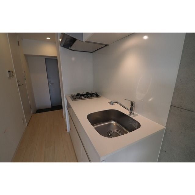 キッチン　※同タイプ　こちらは401号室の写真となります