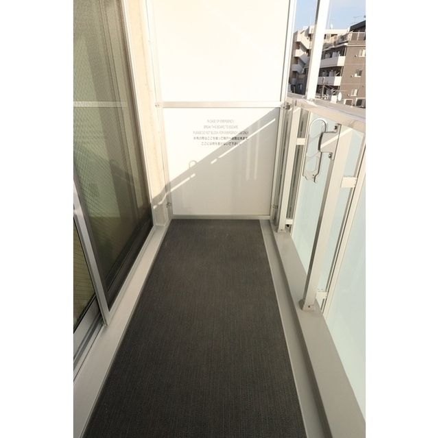 バルコニー　※同タイプ　401号室の写真となります