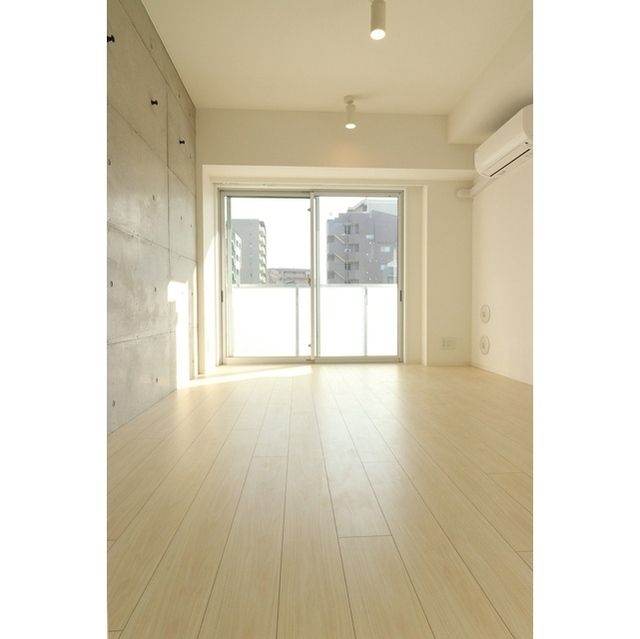 居室・リビング　※同タイプ　401号室の写真となります